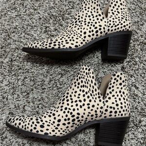 Journee Collection Lola Women's Black and White Ankle Boots